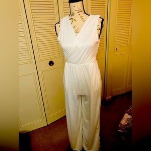 Cotton cloth Jumpsuit.. fit to medium to large..new without tag